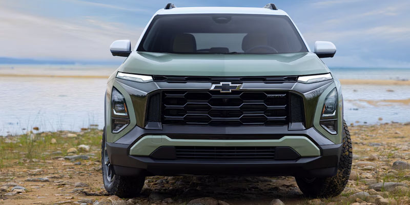 The front grille of the 2025 Chevrolet Equinox in Akron, OH