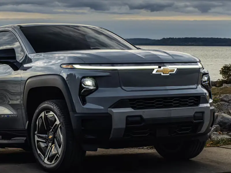 Chevrolet Silverado front view
