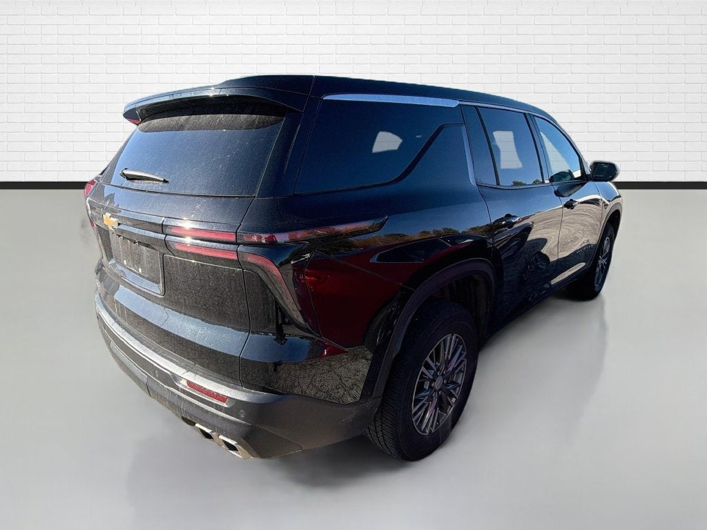 2024 Chevrolet Traverse LS
