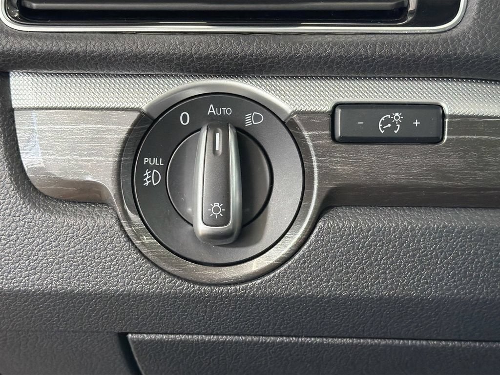 2018 Volkswagen Passat 2.0T SE