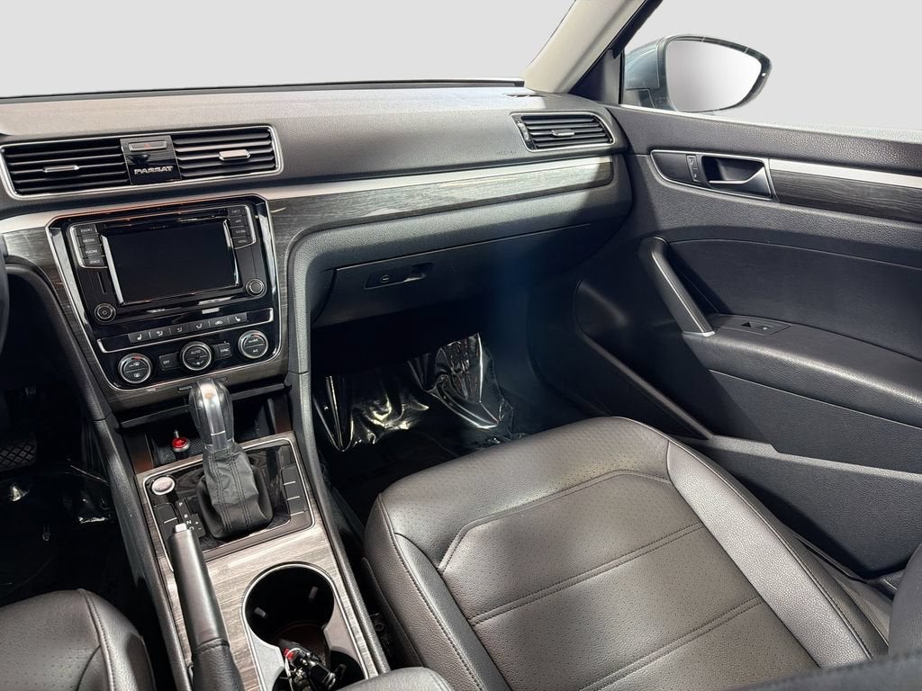 2018 Volkswagen Passat 2.0T SE