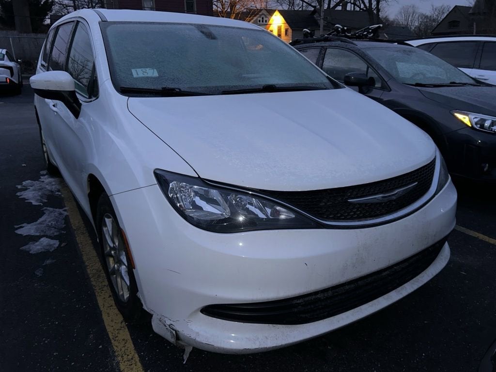 2017 Chrysler Pacifica LX
