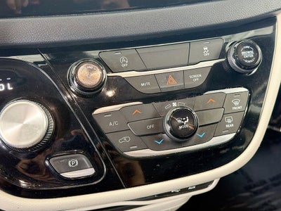 2020 Chrysler Voyager LXI