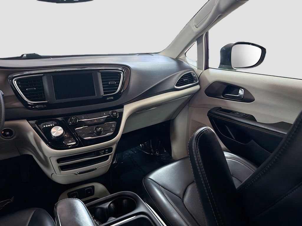 2020 Chrysler Voyager LXI