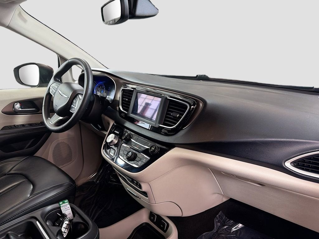 2020 Chrysler Voyager LXI