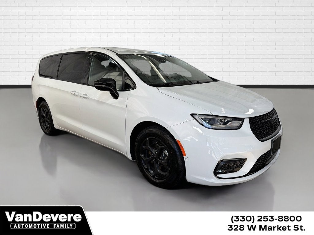 2024 Chrysler Pacifica Hybrid S Appearance Pkg