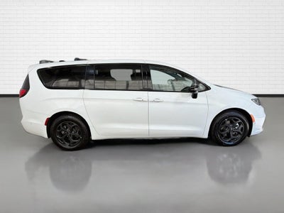 2024 Chrysler Pacifica Hybrid S Appearance Pkg