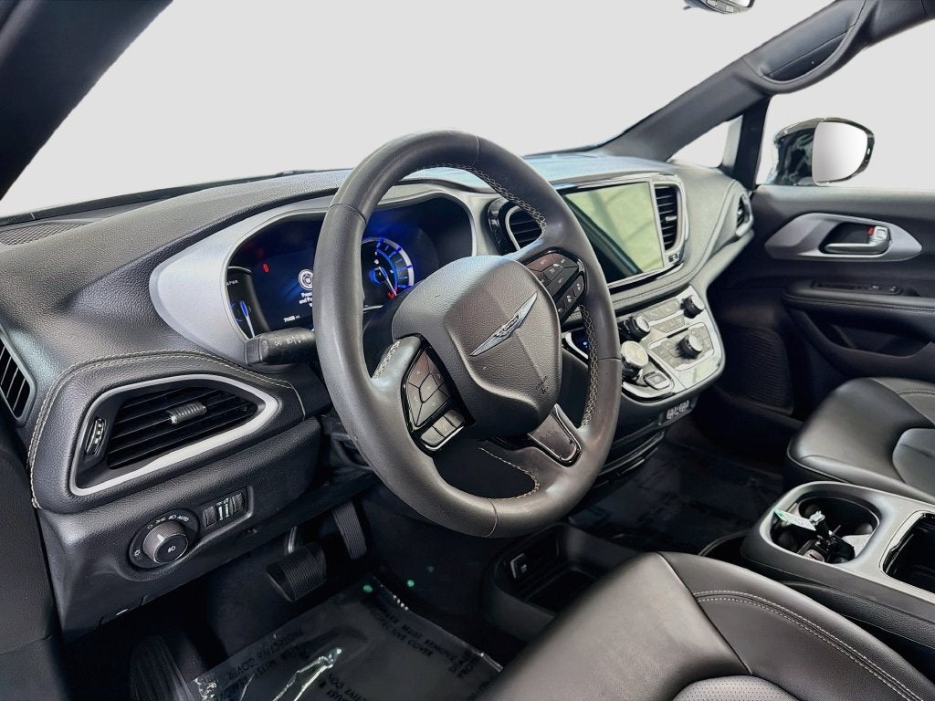 2024 Chrysler Pacifica Hybrid S Appearance Pkg