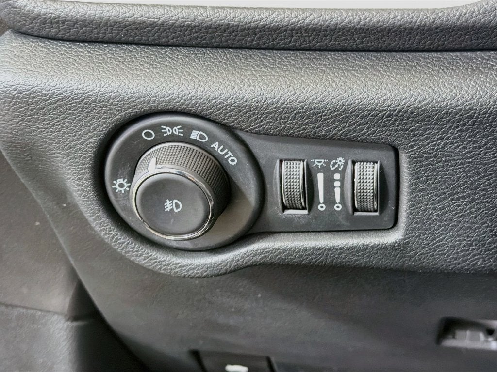 2024 Chrysler Pacifica Hybrid S Appearance Pkg