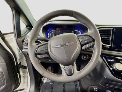 2024 Chrysler Pacifica Hybrid S Appearance Pkg