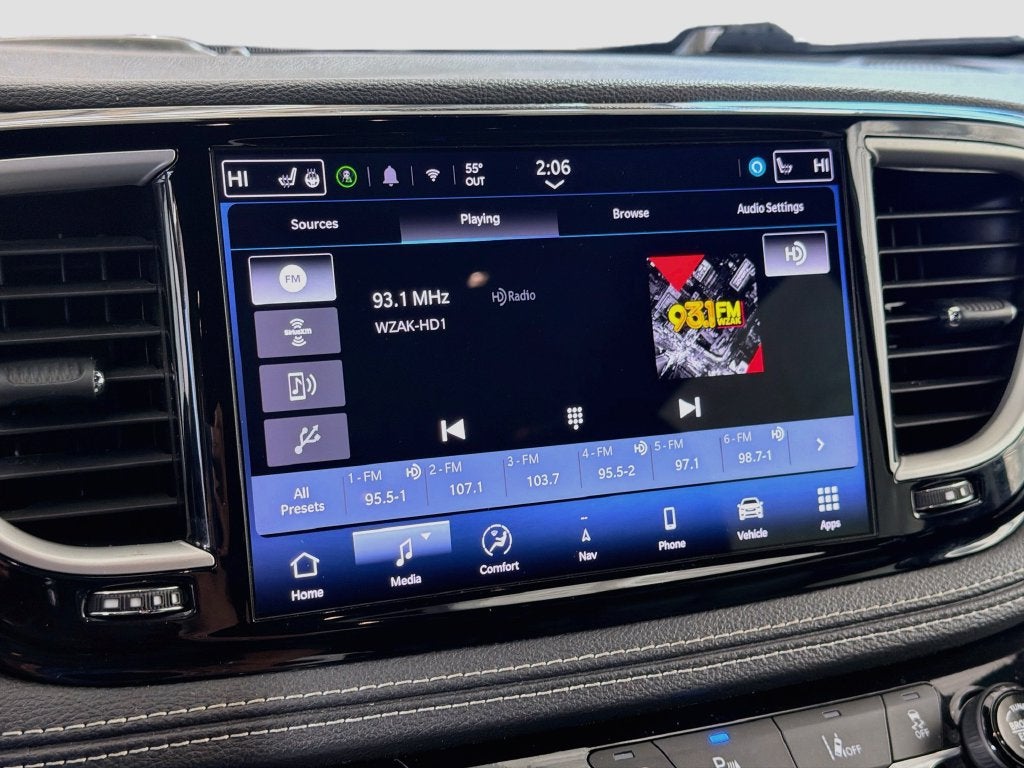 2024 Chrysler Pacifica Hybrid S Appearance Pkg