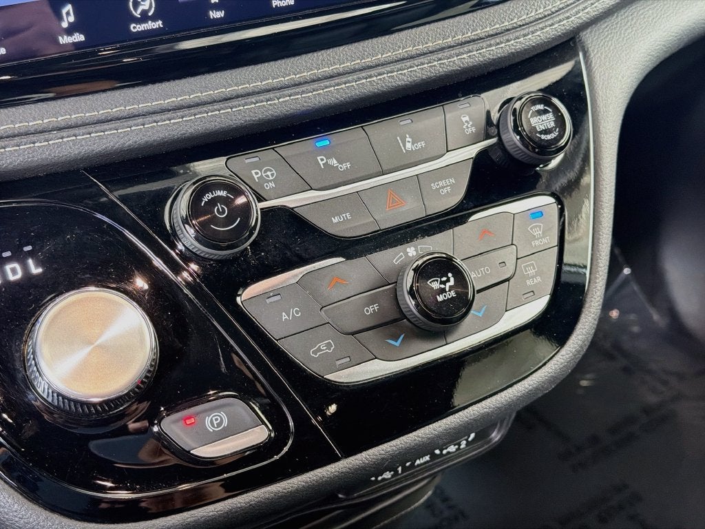 2024 Chrysler Pacifica Hybrid S Appearance Pkg