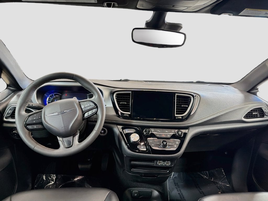 2024 Chrysler Pacifica Hybrid S Appearance Pkg