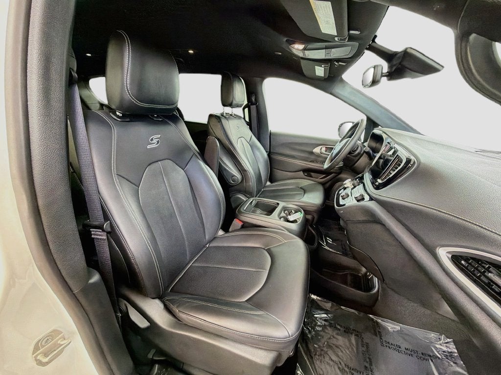 2024 Chrysler Pacifica Hybrid S Appearance Pkg