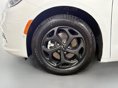 2024 Chrysler Pacifica Hybrid S Appearance Pkg
