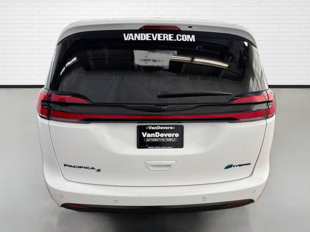 2024 Chrysler Pacifica Hybrid S Appearance Pkg