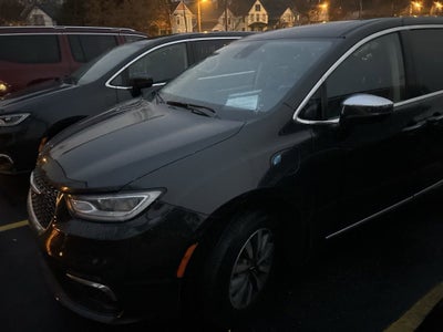 2023 Chrysler Pacifica Hybrid Limited