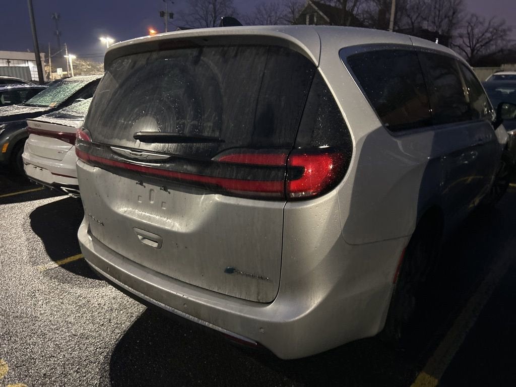 2024 Chrysler Pacifica Hybrid Select