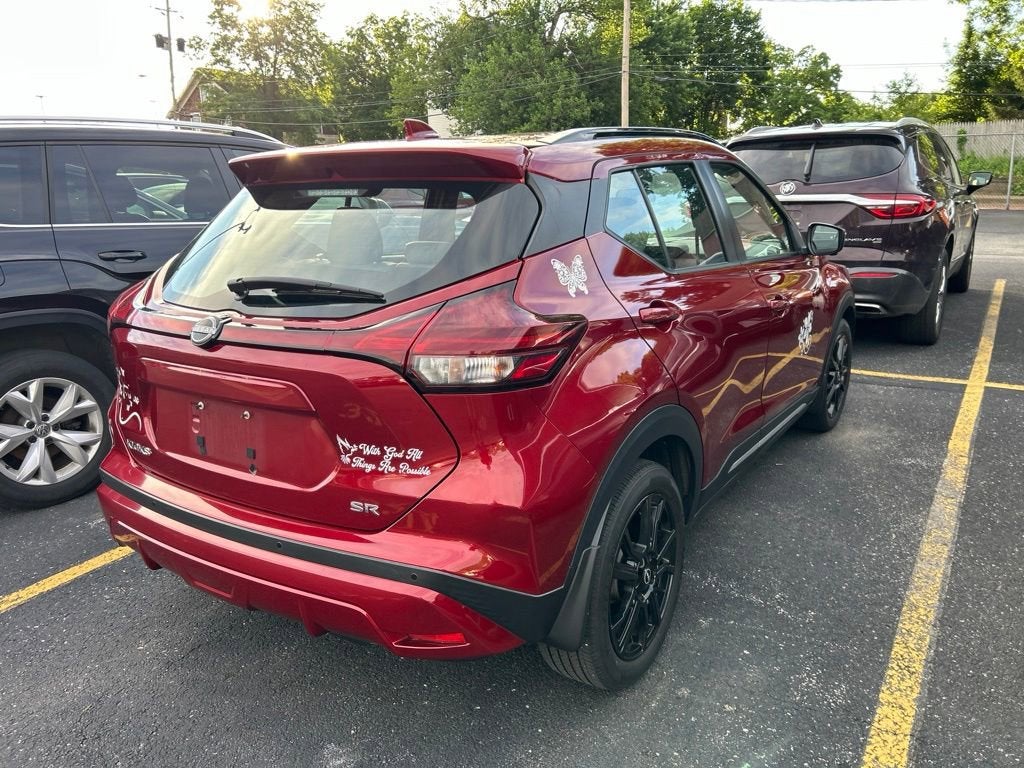 2023 Nissan Kicks SR