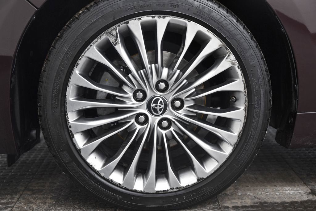 2018 Toyota Avalon XLE