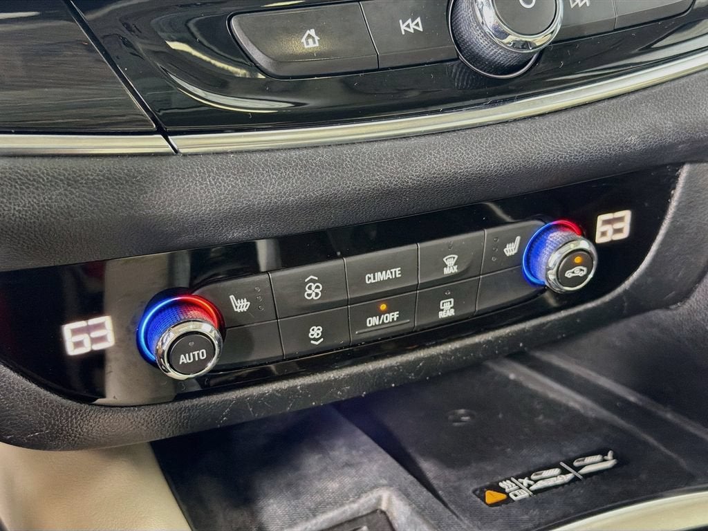 2023 Buick Enclave Essence