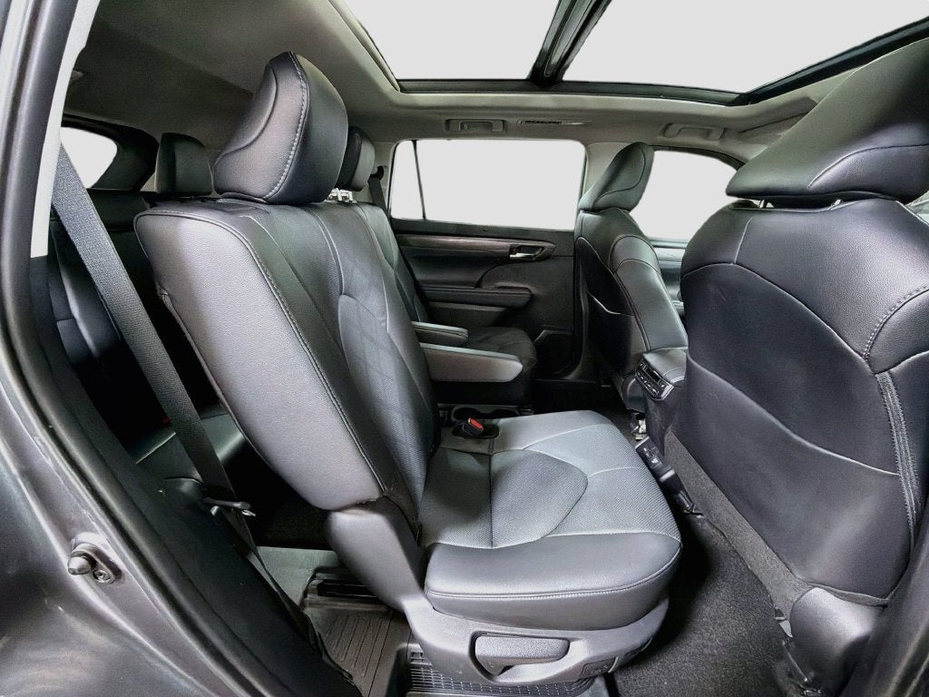 2024 Toyota Highlander Hybrid Platinum