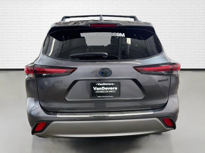 2024 Toyota Highlander Hybrid Platinum