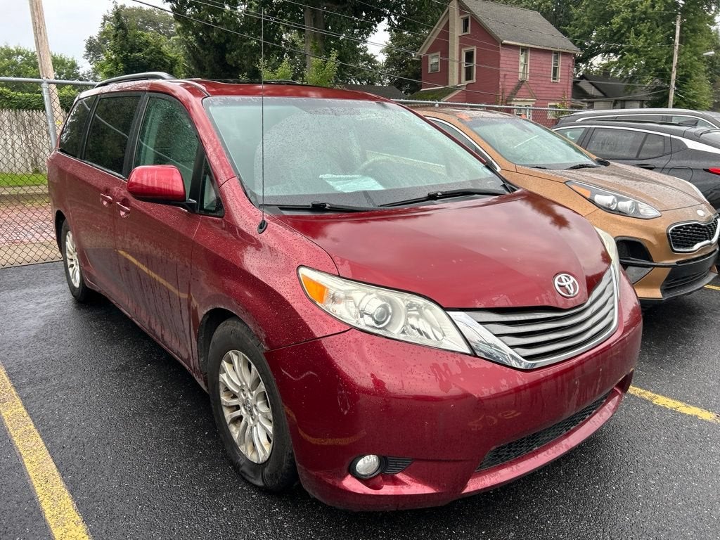 2012 Toyota Sienna XLE AAS