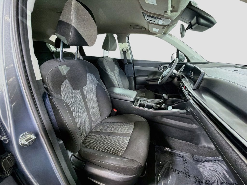 2024 Kia Sorento LX