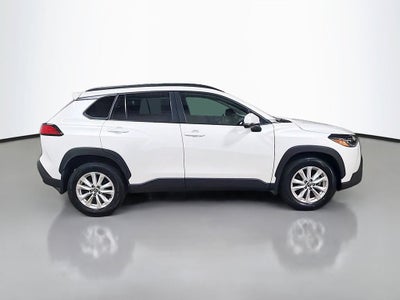 2024 Toyota Corolla Cross LE