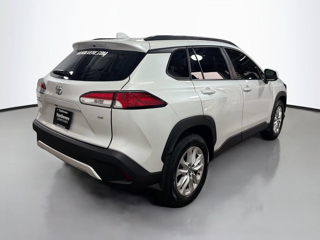 2024 Toyota Corolla Cross LE