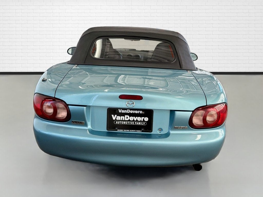 2002 Mazda Mazda MX-5 Miata Cloth