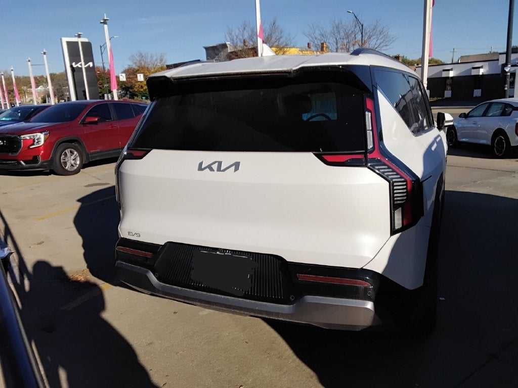 2024 Kia EV9 Land