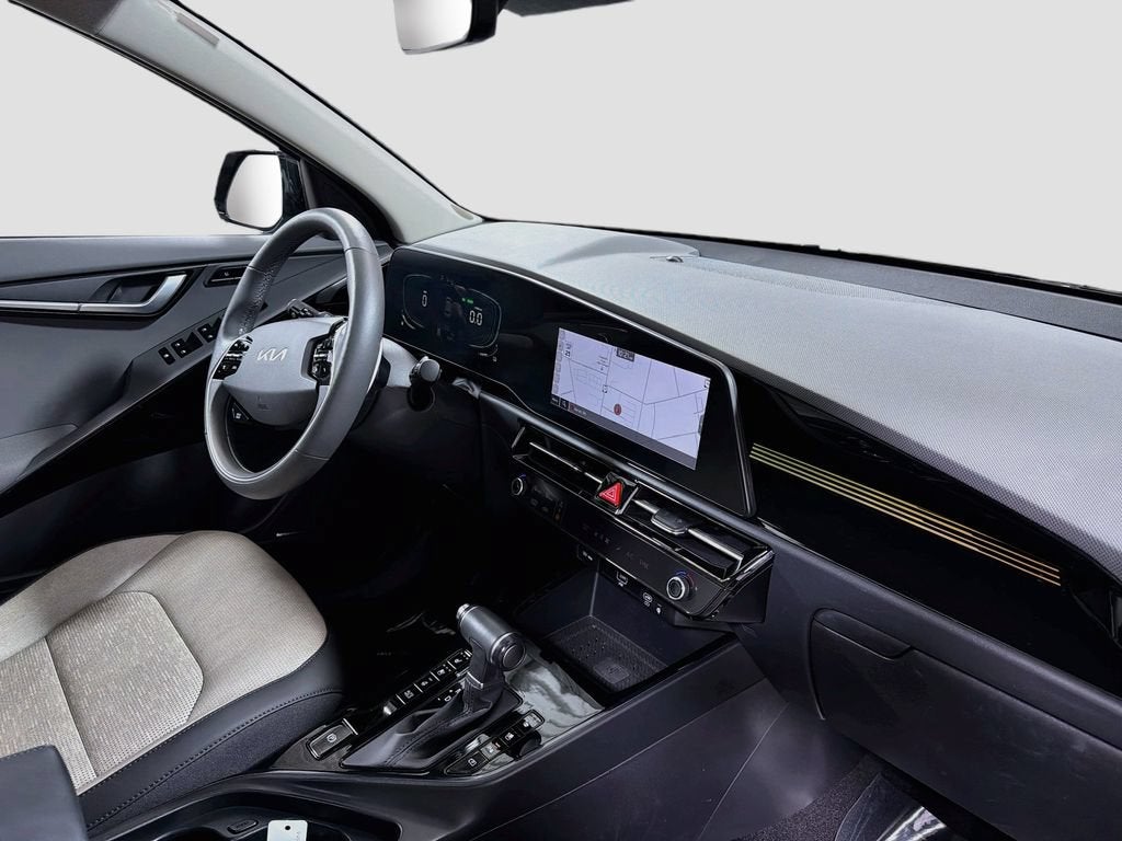 2024 Kia Niro SX