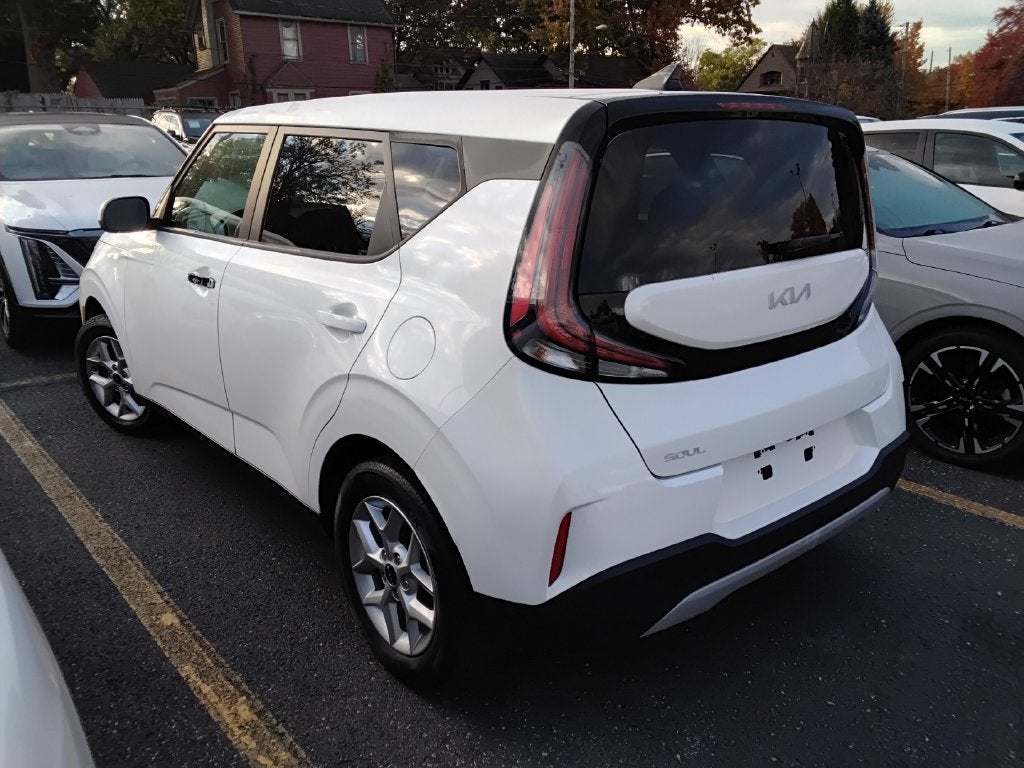 2023 Kia Soul LX