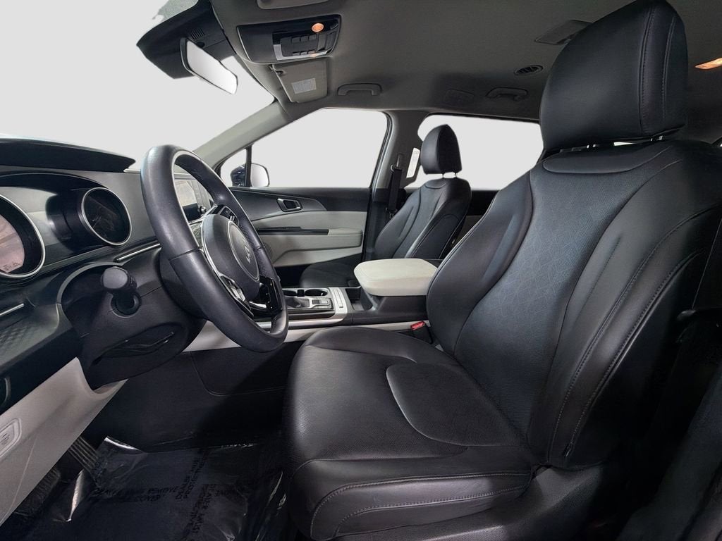 2023 Kia Carnival LX