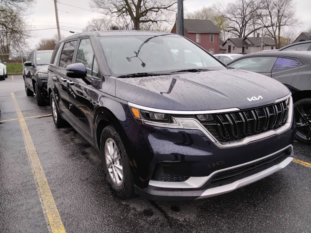 2023 Kia Carnival LX