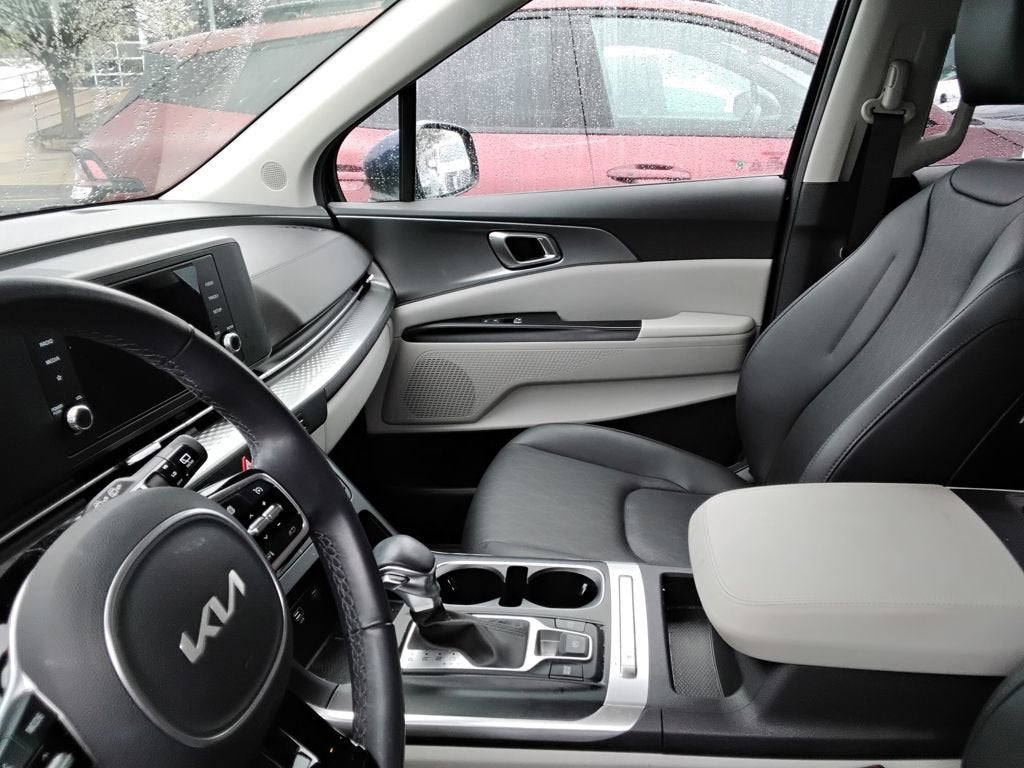 2023 Kia Carnival LX