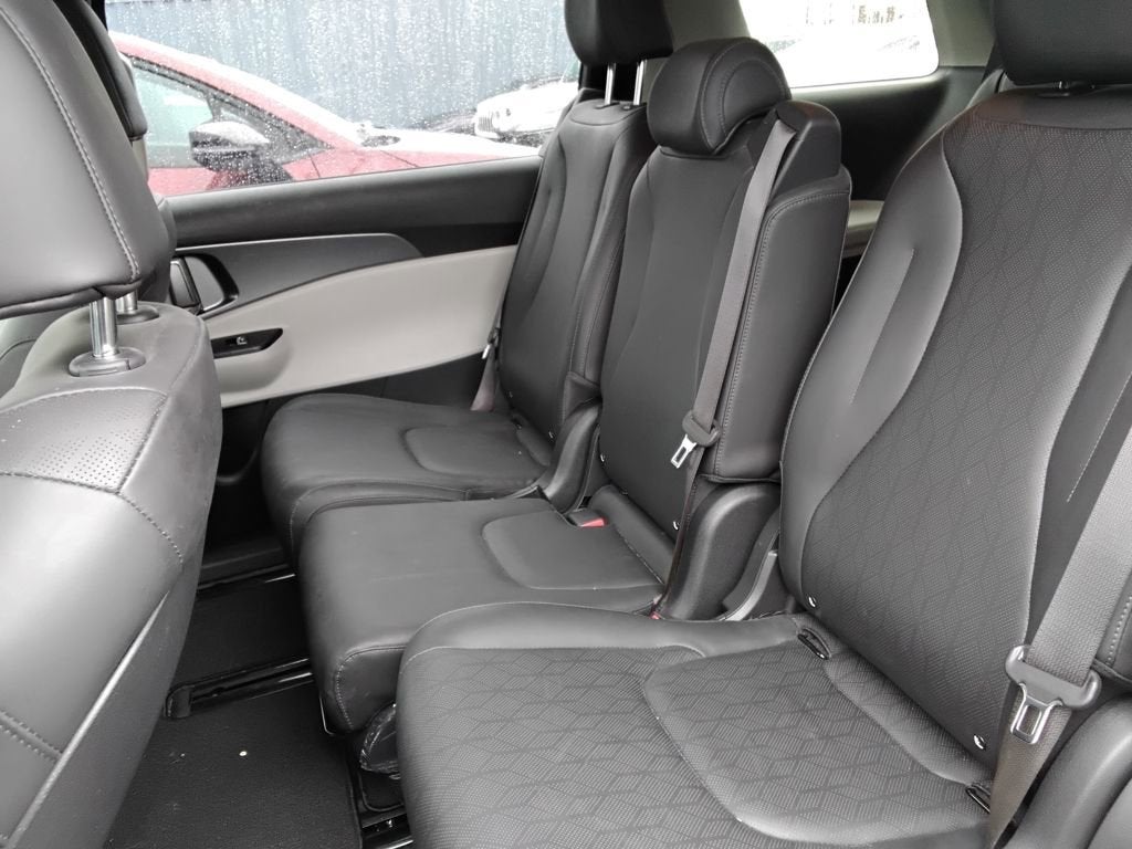 2023 Kia Carnival LX