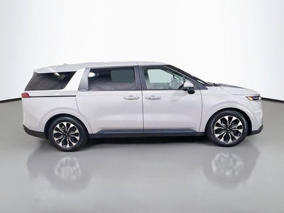 2023 Kia Carnival EX