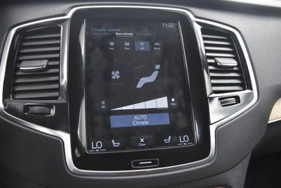 2022 Volvo XC90 Momentum