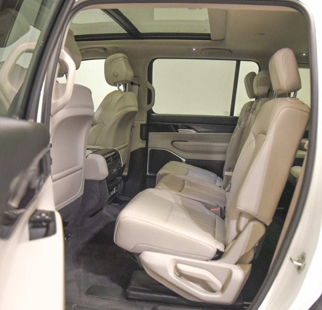 2024 Jeep Wagoneer Base