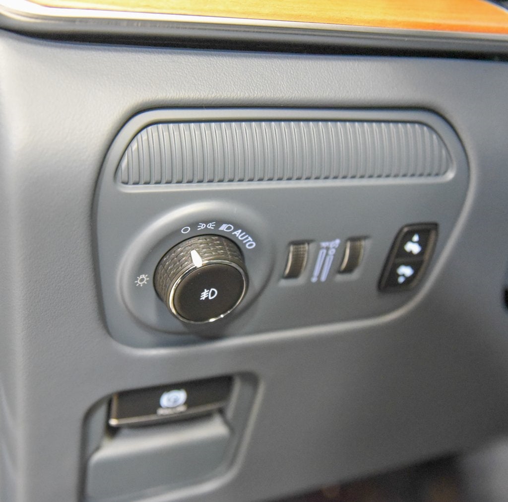 2022 Jeep Grand Wagoneer Series II