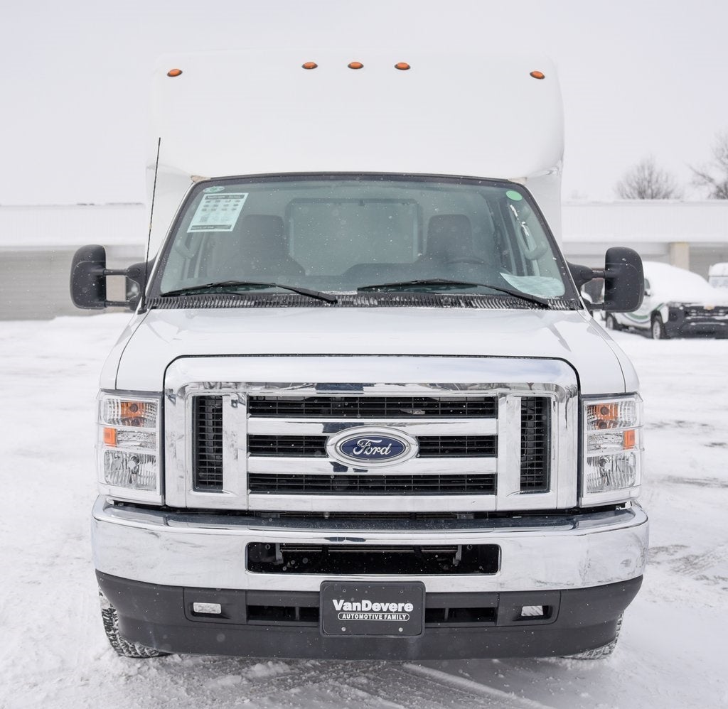 2024 Ford E-450SD Base