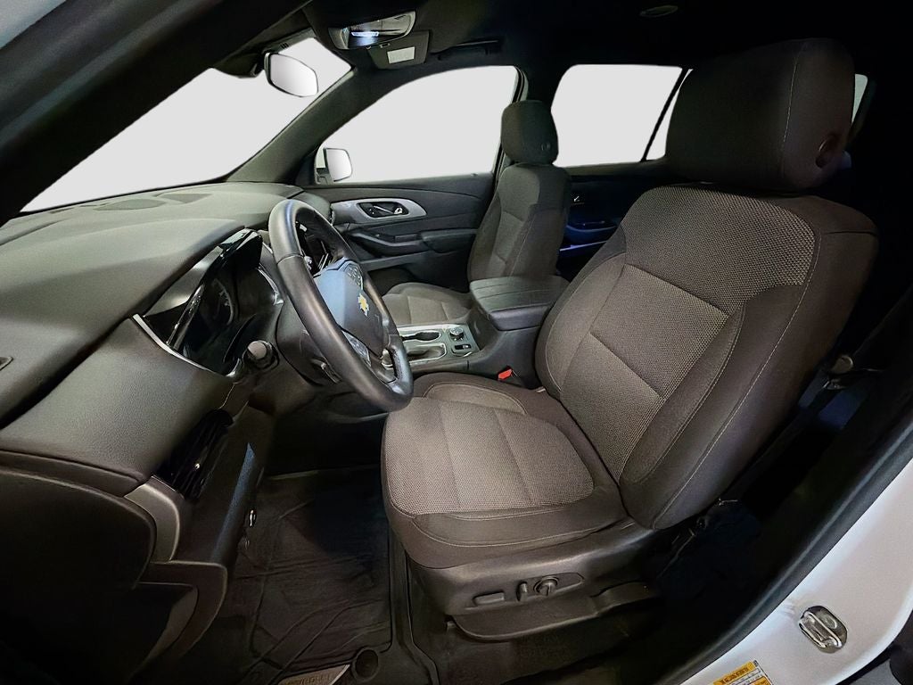 2023 Chevrolet Traverse LT Cloth w/2FL