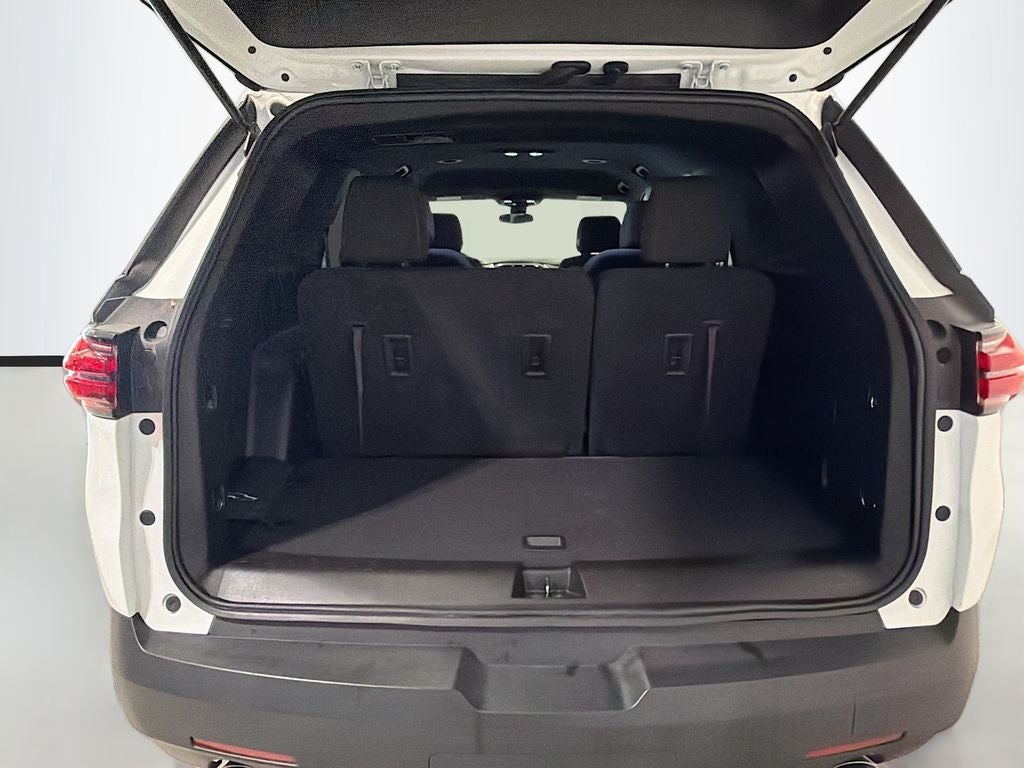 2023 Chevrolet Traverse LT Cloth w/2FL