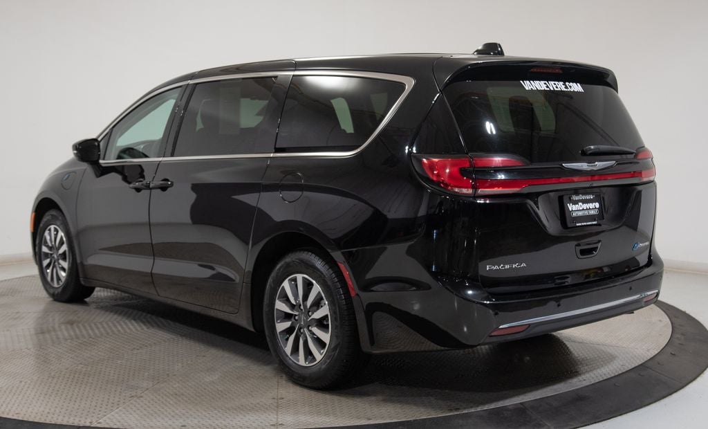 2024 Chrysler Pacifica Hybrid Select