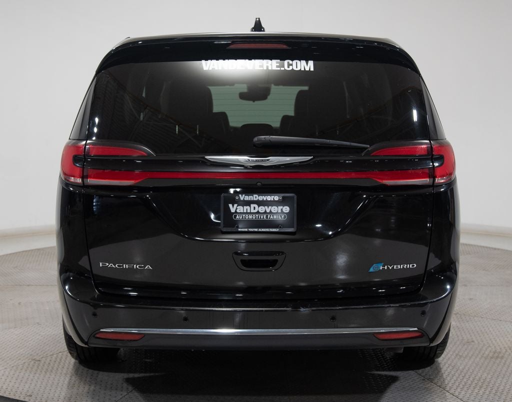 2024 Chrysler Pacifica Hybrid Select