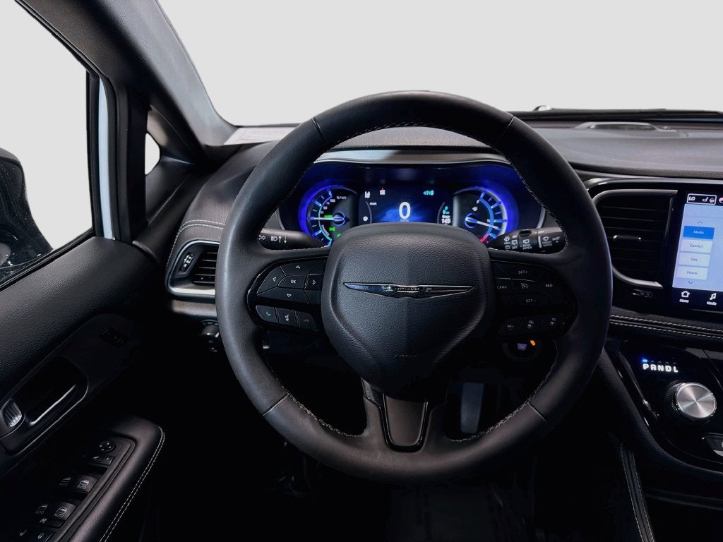 2023 Chrysler Pacifica Hybrid Limited