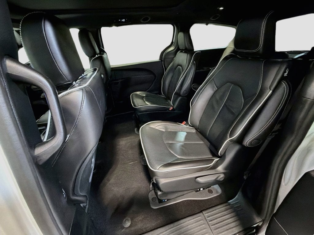 2023 Chrysler Pacifica Hybrid Limited